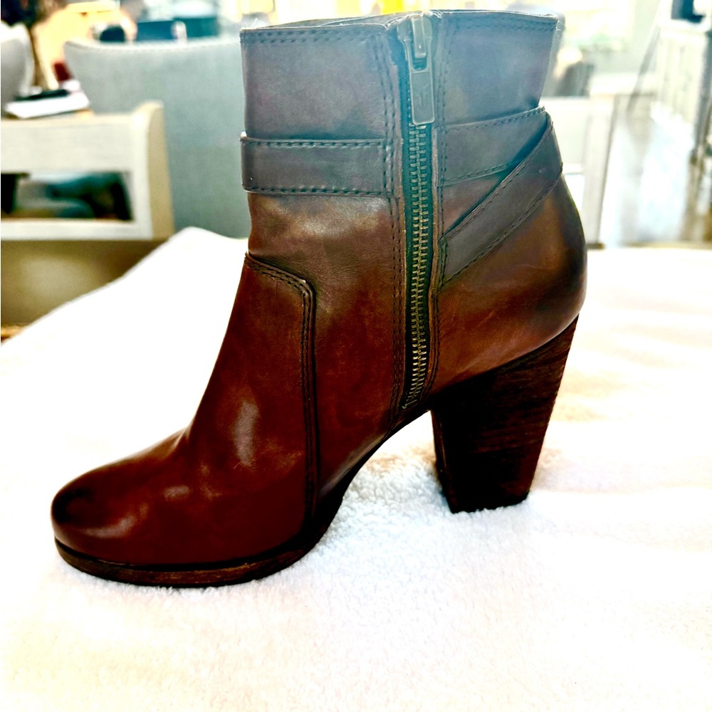 FRYE - Chestnut Leather Ankle Booties (Size 8) - Picture 3 of 8